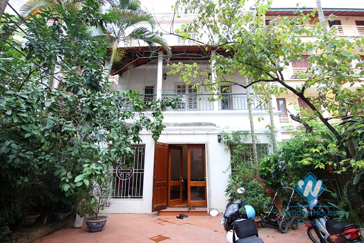 Beautiful house with large yard for rent on Dang Thai Mai, Tay Ho, Hanoi